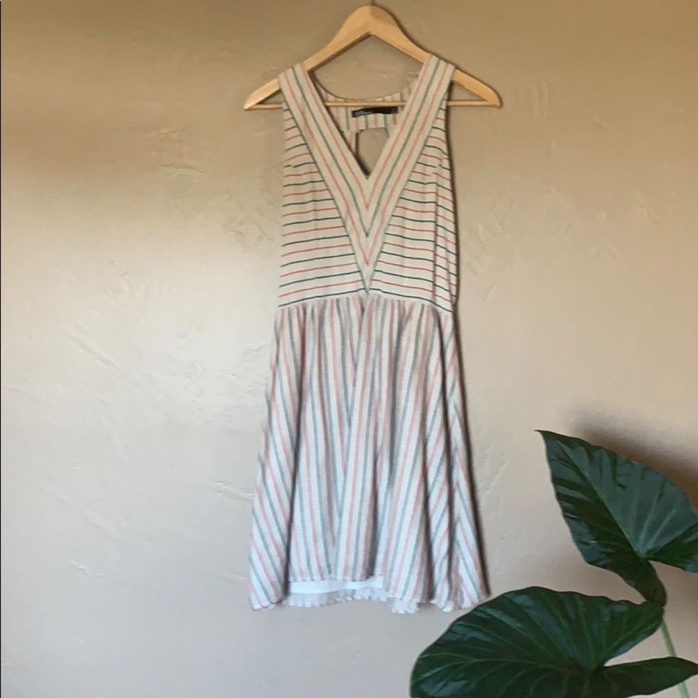 Striped dress with keyhole back and bow detail